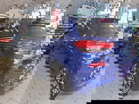 Used 2019 Hyundai Elantra GT image 4