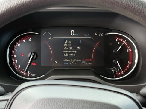 Used 2023 Toyota RAV4 LE image 31