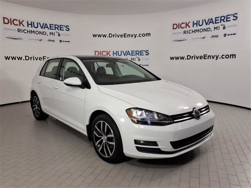 Used 2016 Volkswagen Golf SE image 4