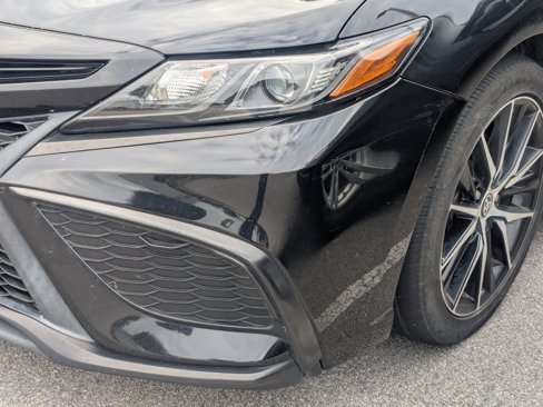 Used 2022 Toyota Camry SE image 4