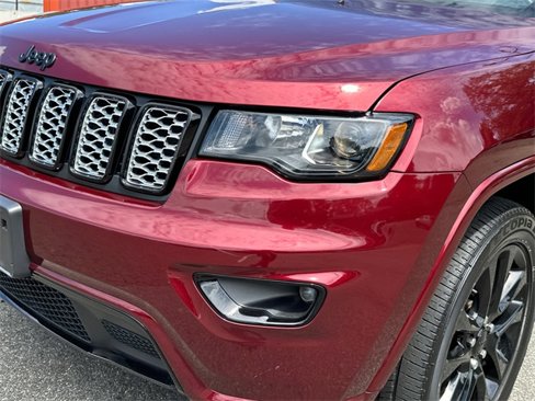 Used 2022 Jeep Grand Cherokee Laredo X image 7