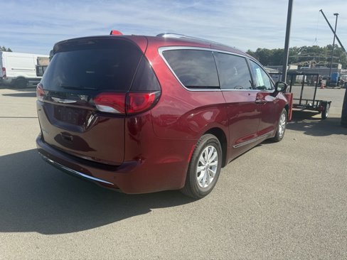 Used 2018 Chrysler Pacifica Touring-L Plus image 6
