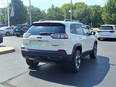 Used 2019 Jeep Cherokee Trailhawk image 3