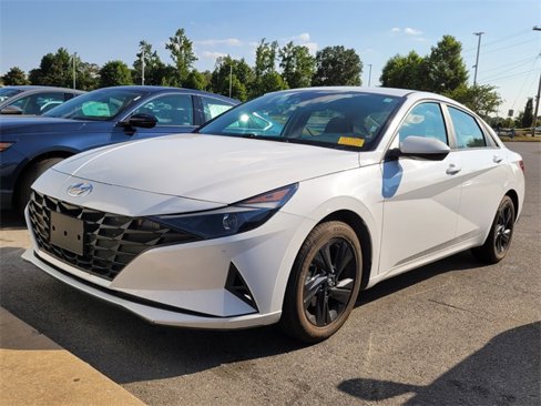 Used 2023 Hyundai Elantra SEL image 5