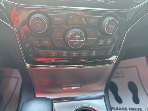 Used 2020 Jeep Grand Cherokee Limited image 17