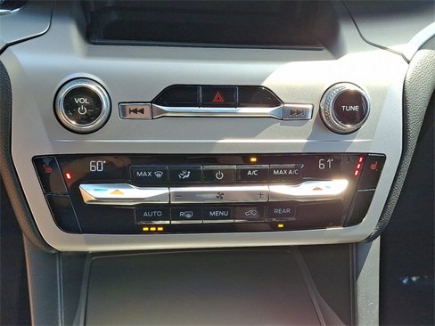 Certified 2021 Ford Explorer XLT image 15