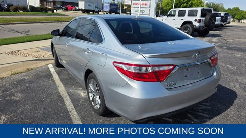 Used 2015 Toyota Camry SE image 2