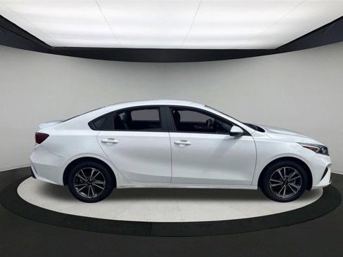 Used 2023 Kia Forte LXS w/ LXS Technology Package image 4