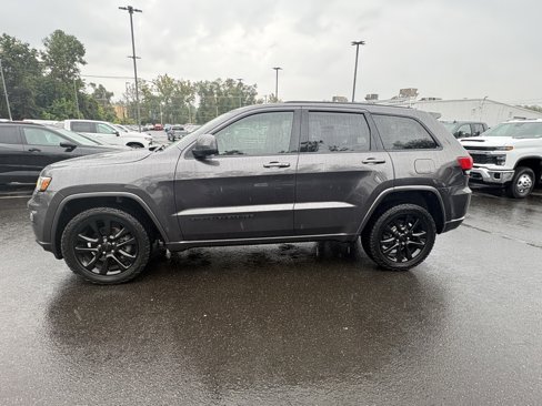 Used 2018 Jeep Grand Cherokee Altitude image 23