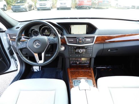 Used 2013 Mercedes-Benz E 350 Sedan image 34