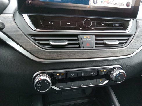 New 2024 Nissan Altima 2.5 SV w/ SV Premium Package image 17