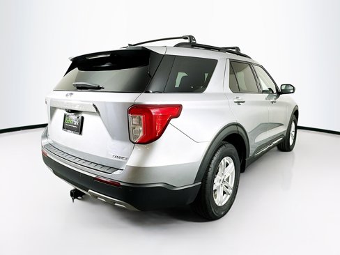 Used 2022 Ford Explorer XLT w/ Equipment Group 202A image 9