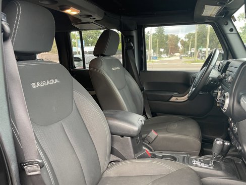 Used 2016 Jeep Wrangler Unlimited Sahara w/ Connectivity Group image 22