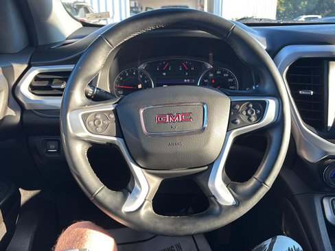 Used 2023 GMC Acadia SLT image 26