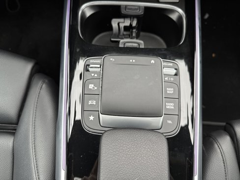 Certified 2023 Mercedes-Benz GLB 250 4MATIC image 23