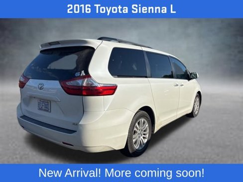 Used 2016 Toyota Sienna L image 3
