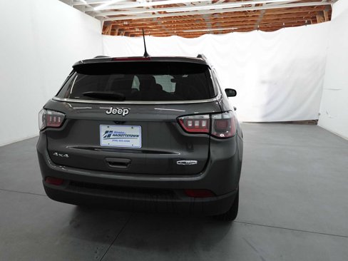 Used 2022 Jeep Compass Latitude image 5