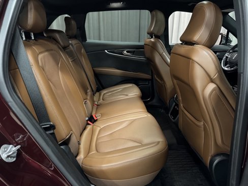 Used 2022 Lincoln Nautilus Reserve image 11