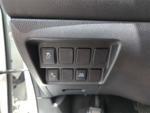 Used 2020 Nissan Pathfinder SV image 35