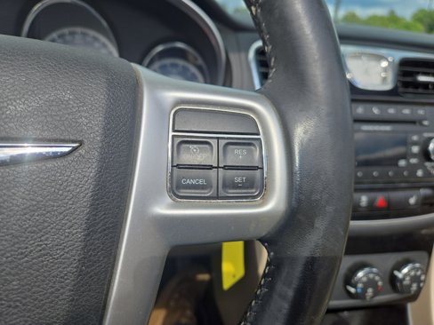 Used 2013 Chrysler 200 Touring w/ Cold Weather Group image 19