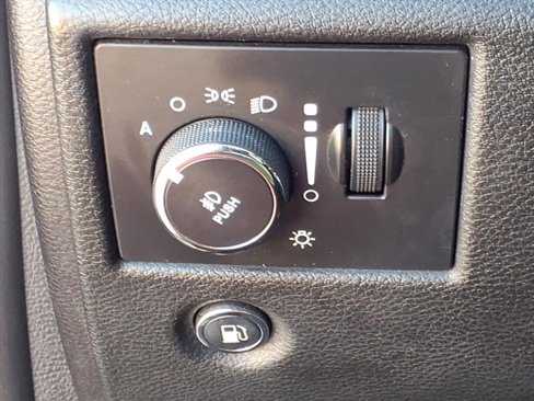 Used 2015 Jeep Grand Cherokee Altitude image 20