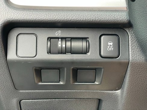 Used 2018 Subaru Forester 2.5i Premium w/ All-Weather Package image 13