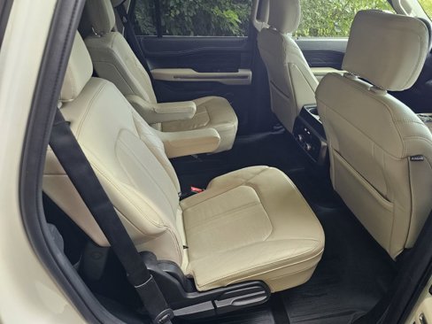 Used 2020 Ford Expedition Platinum image 25