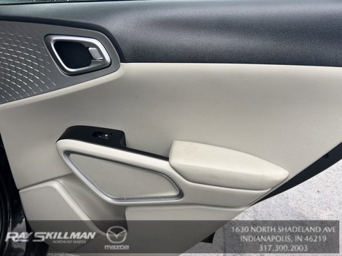 Used 2025 Kia Soul LX w/ LX Technology Package image 34