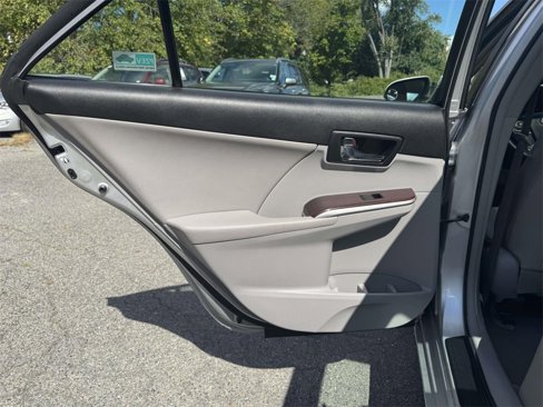 Used 2012 Toyota Camry image 10