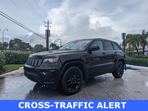 Used 2020 Jeep Grand Cherokee Altitude image 4