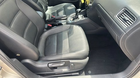 Used 2014 Volkswagen Jetta SE image 16