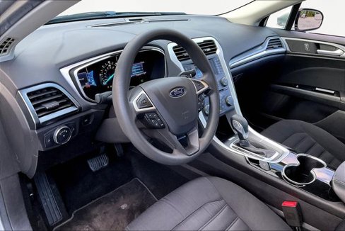 Used 2015 Ford Fusion SE image 12