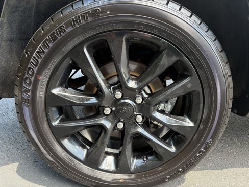 Used 2021 Jeep Grand Cherokee Laredo X image 13