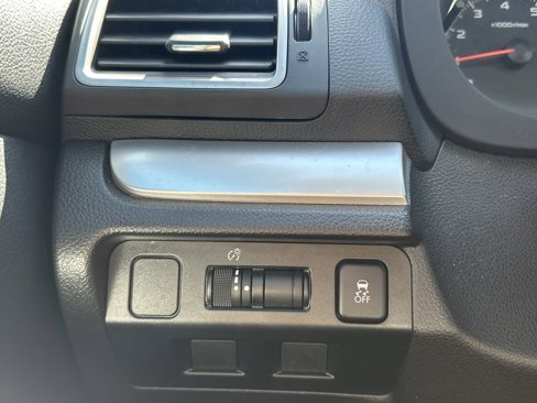Used 2016 Subaru Crosstrek 2.0i Premium image 21