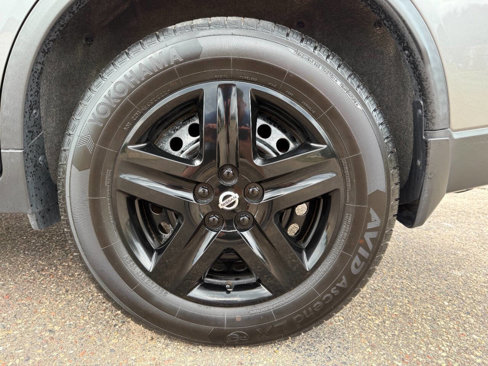 Used 2020 Nissan Rogue S image 18