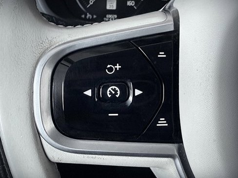 Used 2019 Volvo XC60 T6 Inscription w/ Protection Package Premier image 12