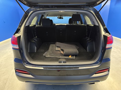 Used 2017 Kia Sorento LX w/ LX Convenience Package image 27