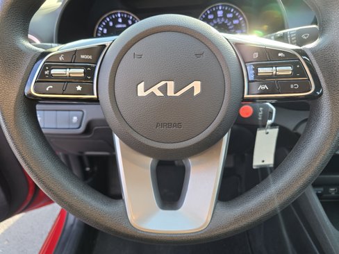 Used 2023 Kia Forte LXS image 29