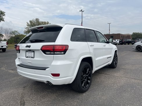 Used 2018 Jeep Grand Cherokee Altitude image 5