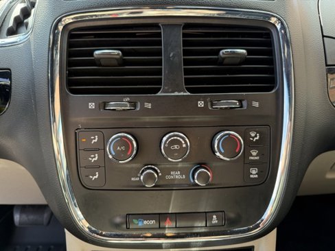 Used 2019 Dodge Grand Caravan SXT image 33