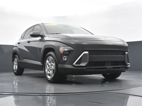 Certified 2025 Hyundai Kona SE image 21