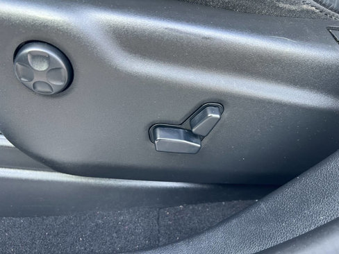 Used 2019 Jeep Grand Cherokee Limited image 16