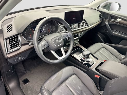Used 2023 Audi Q5 2.0T Premium w/ Convenience Package image 9