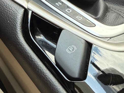 Used 2016 Ford Fusion SE image 21