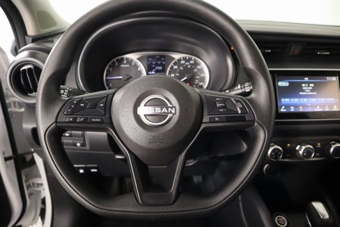 Used 2024 Nissan Kicks S image 3