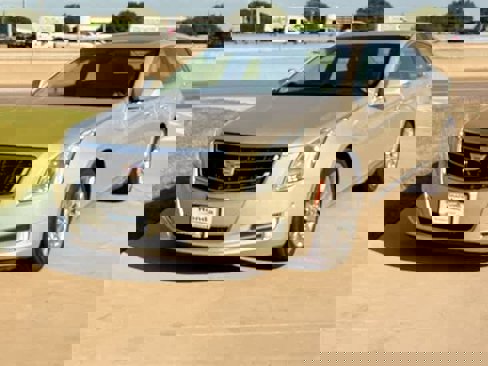 Used 2016 Cadillac XTS Premium image 2
