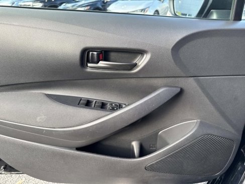 Used 2023 Toyota Corolla LE image 7