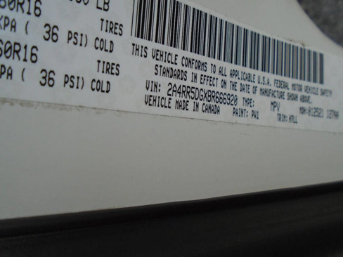 Used 2011 Chrysler Town & Country Touring w/ Security Group image 9