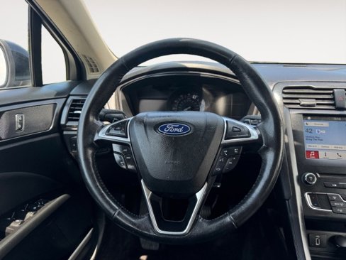 Used 2018 Ford Fusion SE w/ Equipment Group 201A image 12