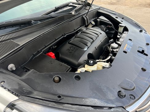 Used 2017 Chevrolet Traverse LT image 32